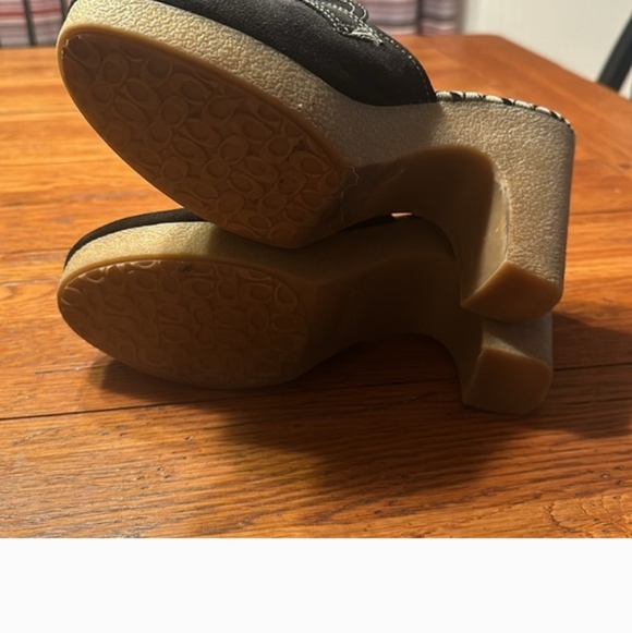 Coach Suede Shoe - Picture 4 of 9